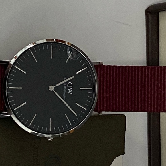 DANIEL WELLINGTON WATCH ***UNISEX*** - Picture 8 of 10
